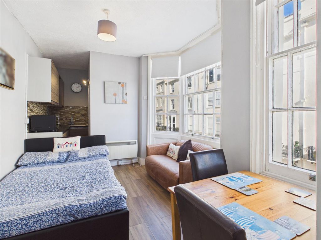 Property photo 1 of 11 Studio