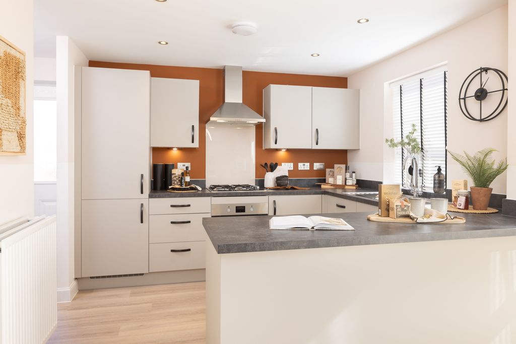 Property photo 3 of 9 Radleigh Hemel