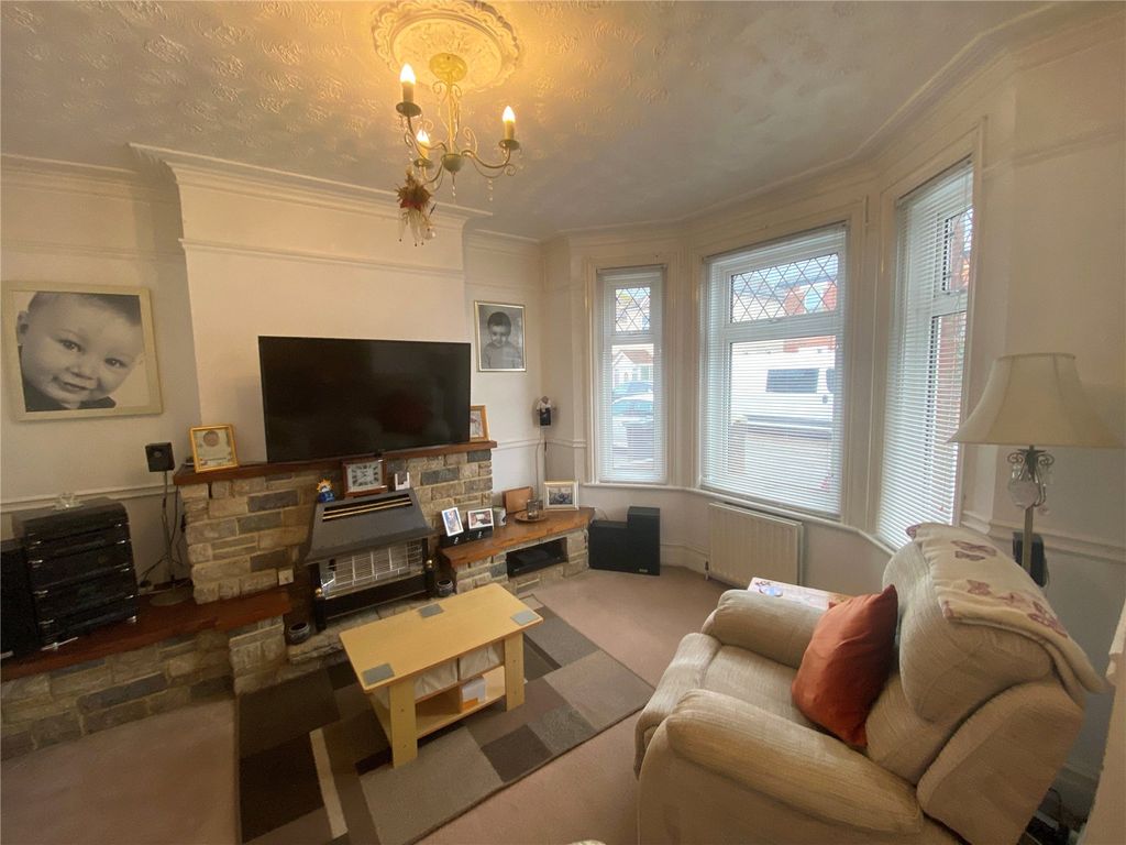 Property photo 2 of 34 Picture No. 09