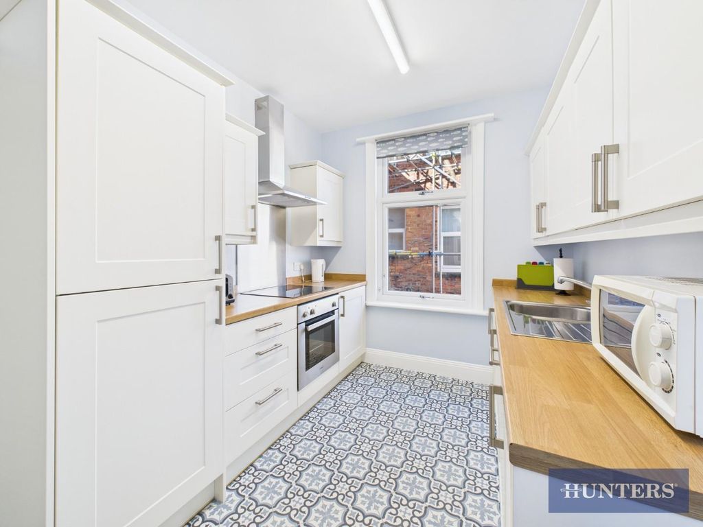 Property photo 2 of 10 Kitchen