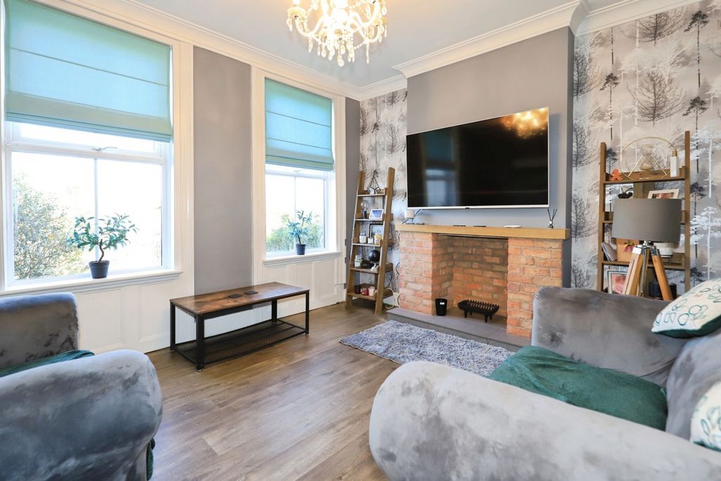 Property photo 3 of 20 Pbox-Img.Jpg