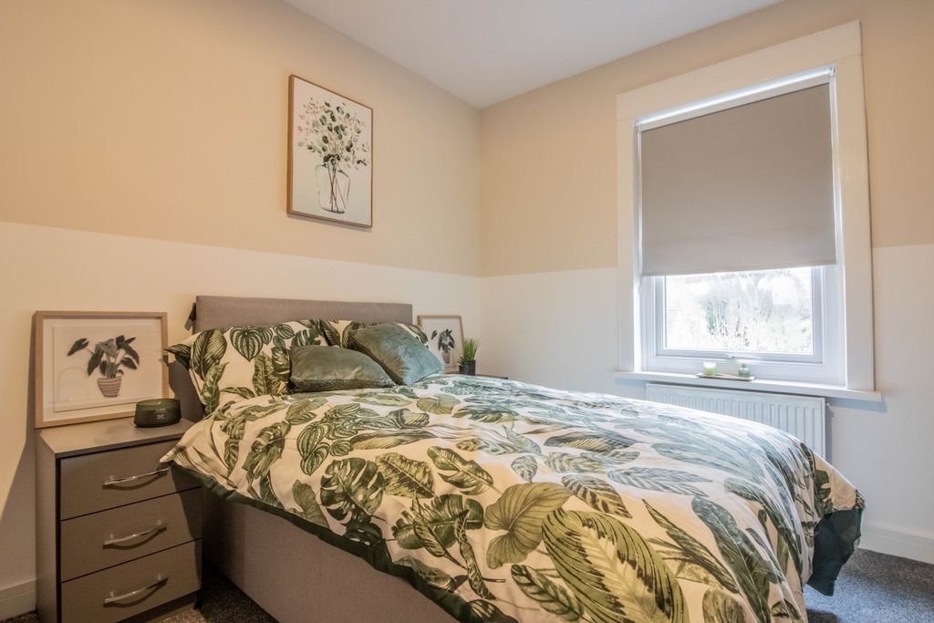 Property photo 1 of 11 E