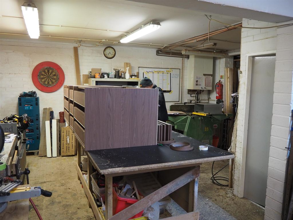 Property photo 3 of 7 Photo 2