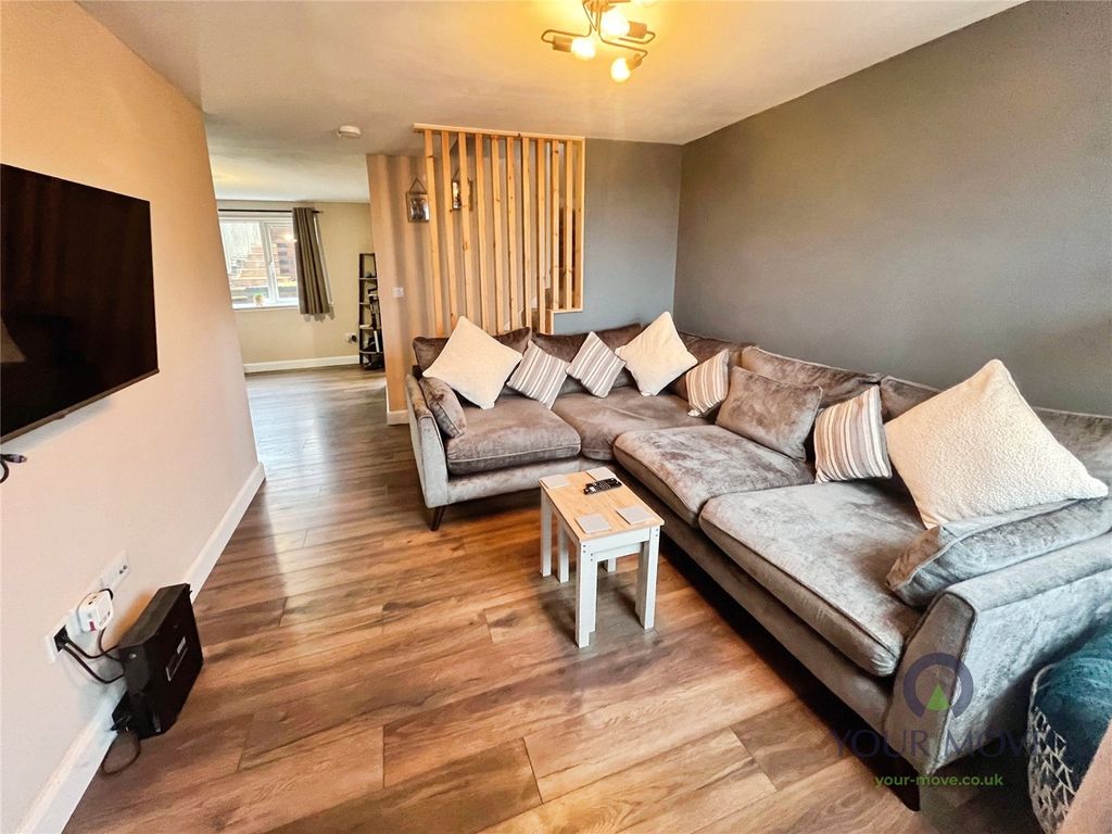 Property photo 2 of 19 Lounge