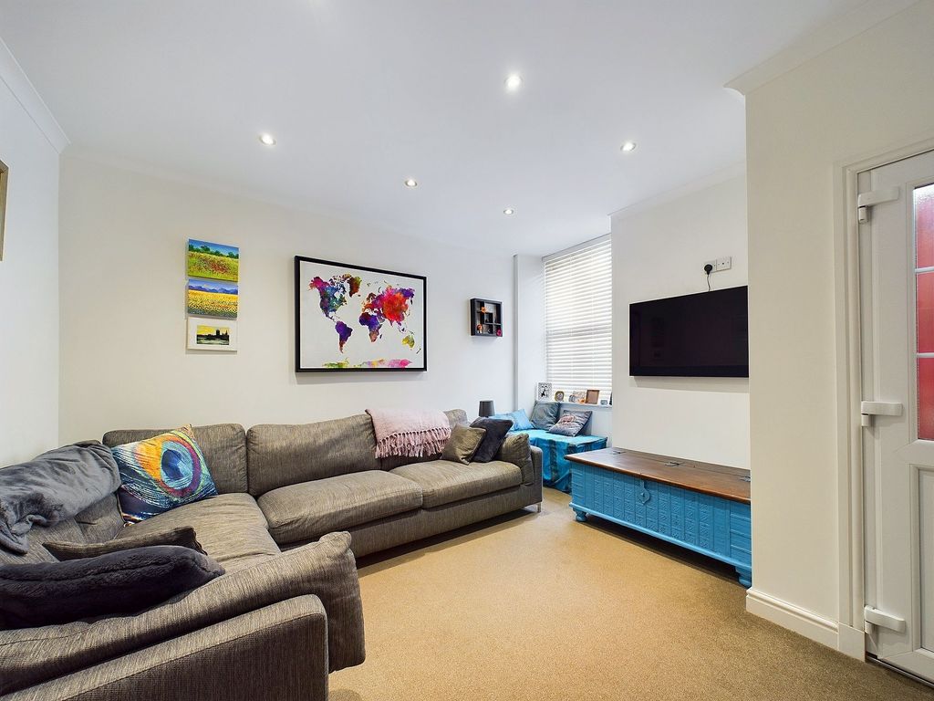 Property photo 2 of 9 Lounge