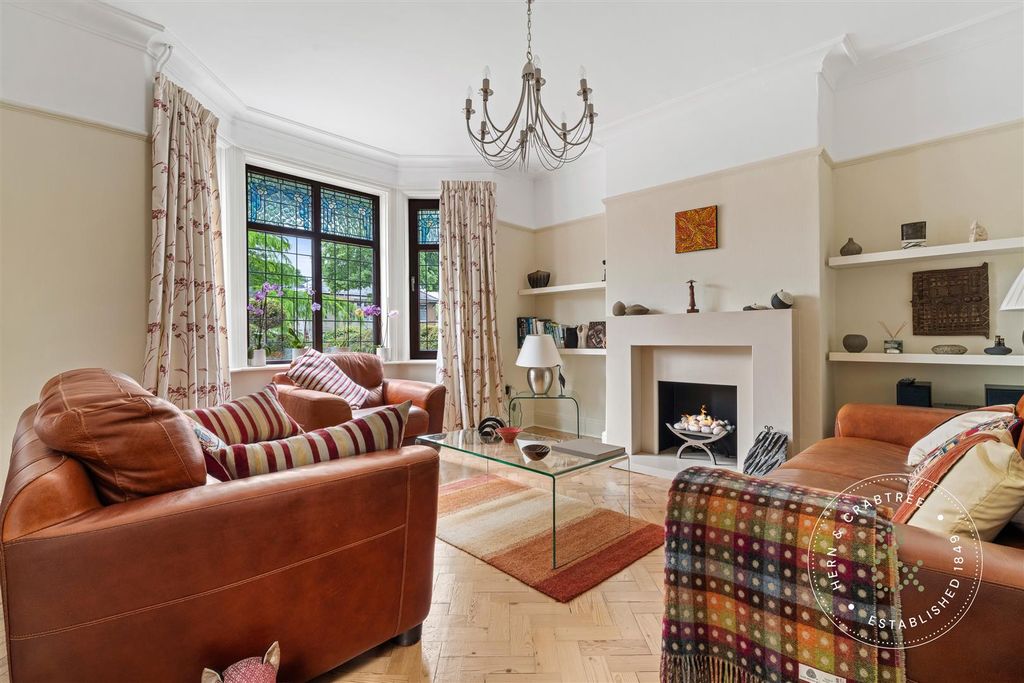 Property photo 2 of 50 Heathwood Road, Heath (1).Jpg