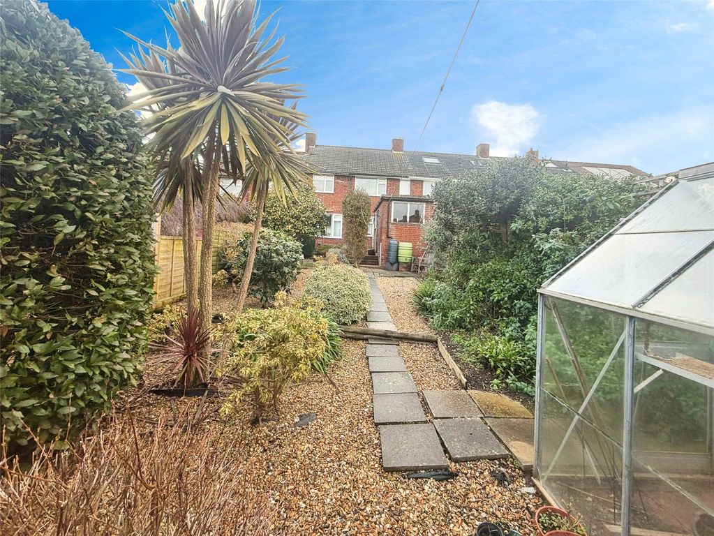 Property photo 2 of 17 Garden