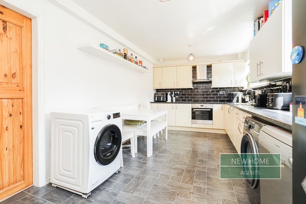 Property photo 2 of 19 Photo 8