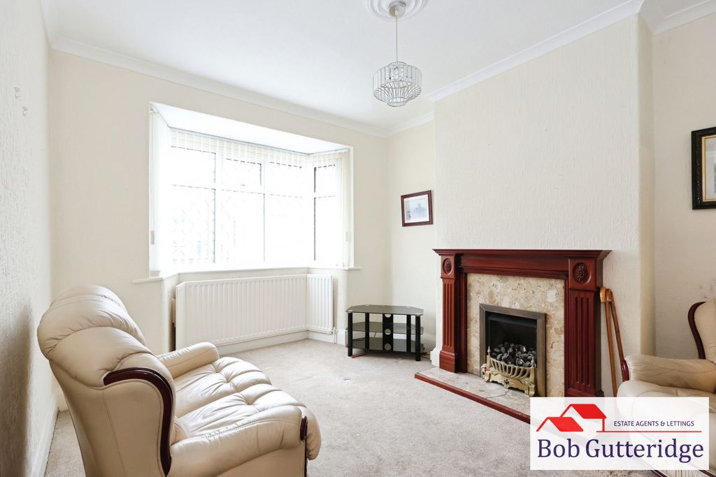 Property photo 2 of 17 Bay Fronted Lounge