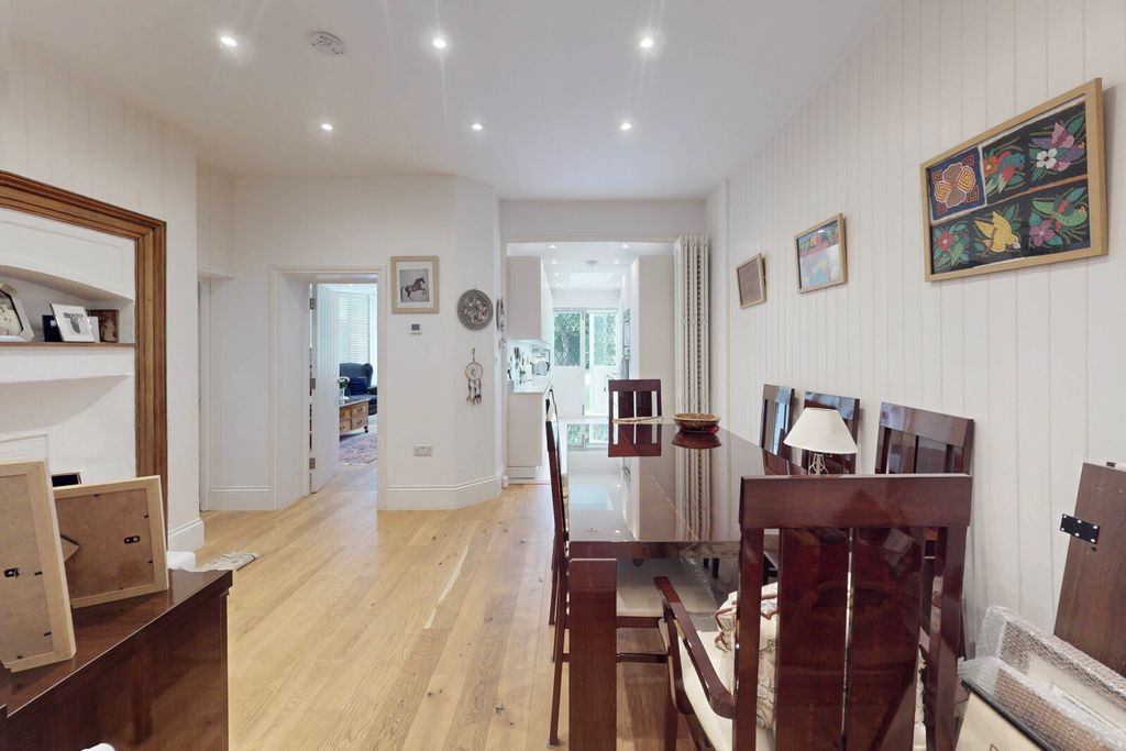 Property photo 2 of 14 Picture No. 16