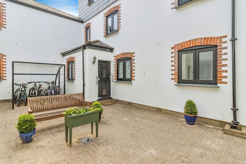 Property photo 1 of 17 Photo