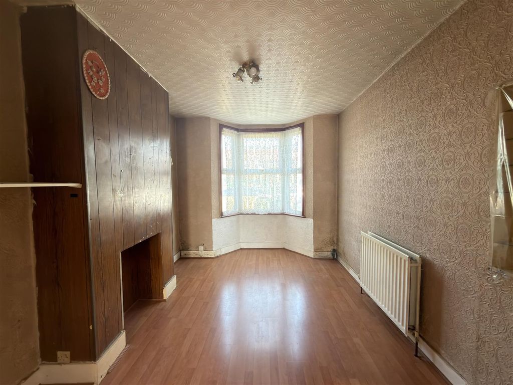 Property photo 2 of 14 50 Boleyn Road-13.Jpg