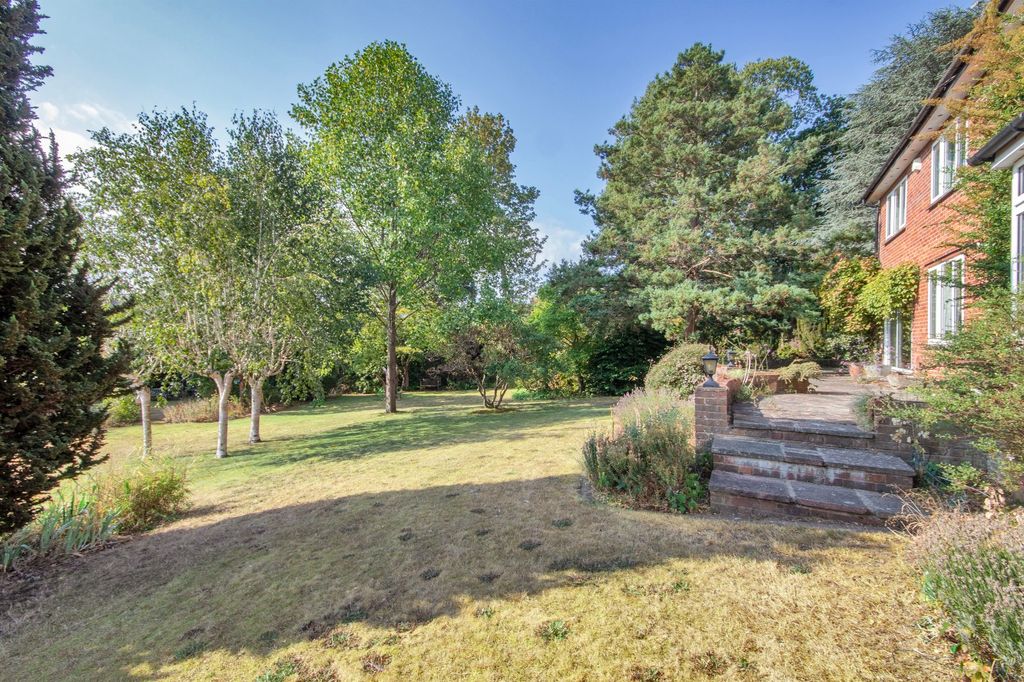 Property photo 2 of 15 Garden