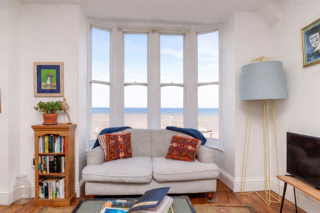 Property photo 2 of 8 Picture 2