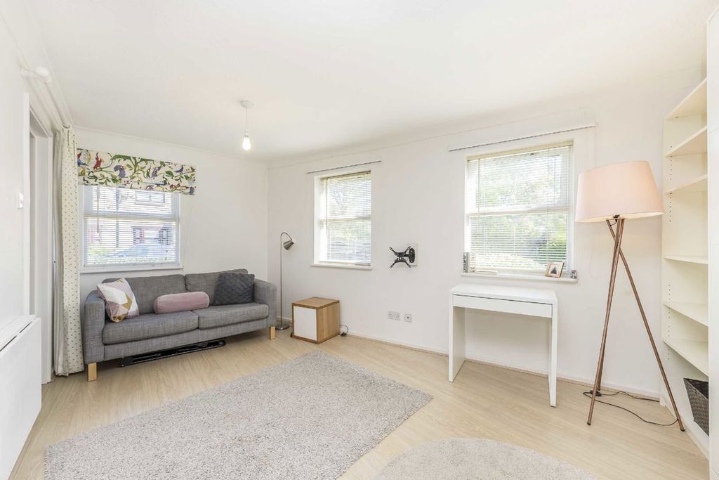 Property photo 2 of 5