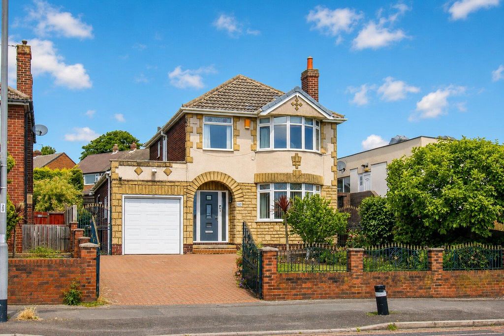 Property photo 1 of 12