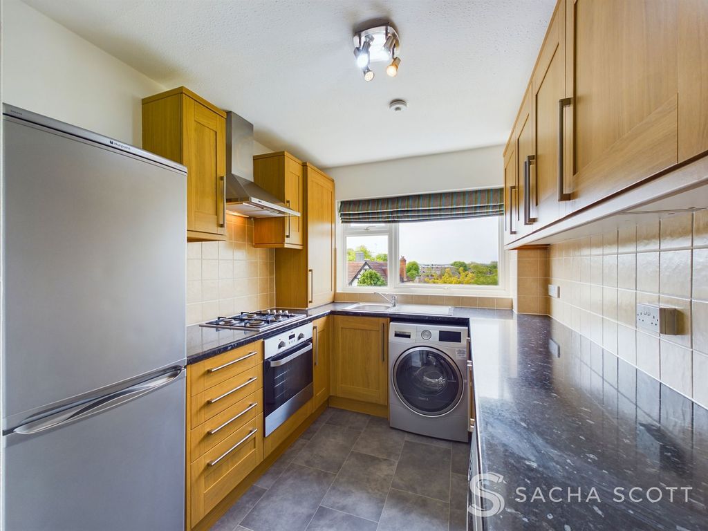 Property photo 3 of 18 Kitchen