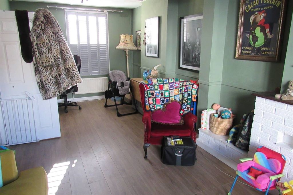 Property photo 2 of 12