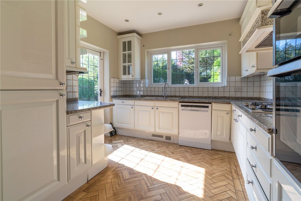 Property photo 2 of 20 Kitchen