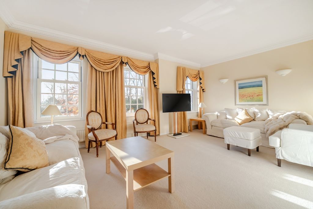 Property photo 2 of 26