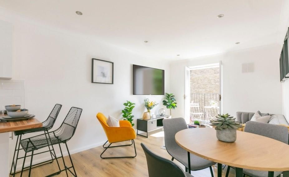 Property photo 1 of 17 Dining Area