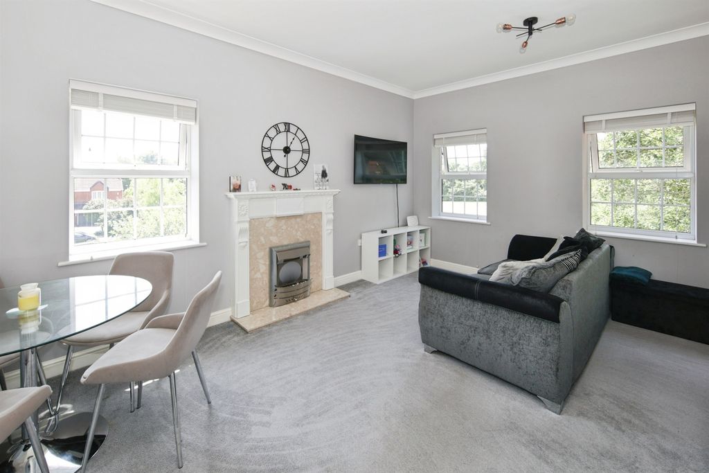 Property photo 3 of 13