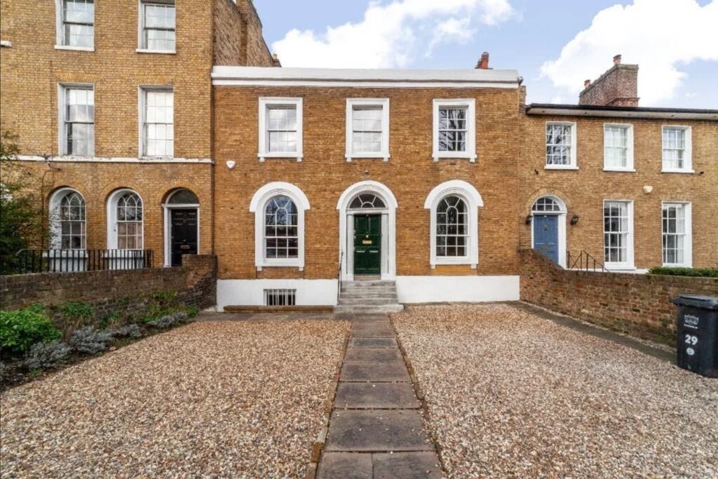 Property photo 1 of 19 Picture No. 02