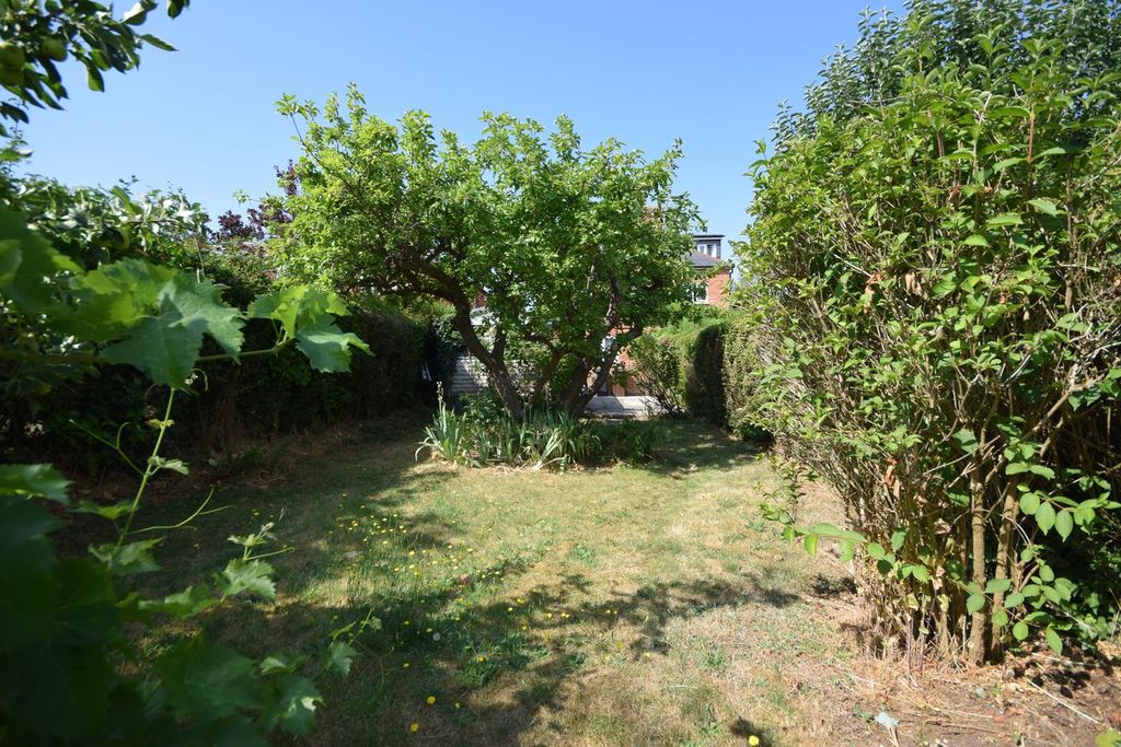Property photo 2 of 12