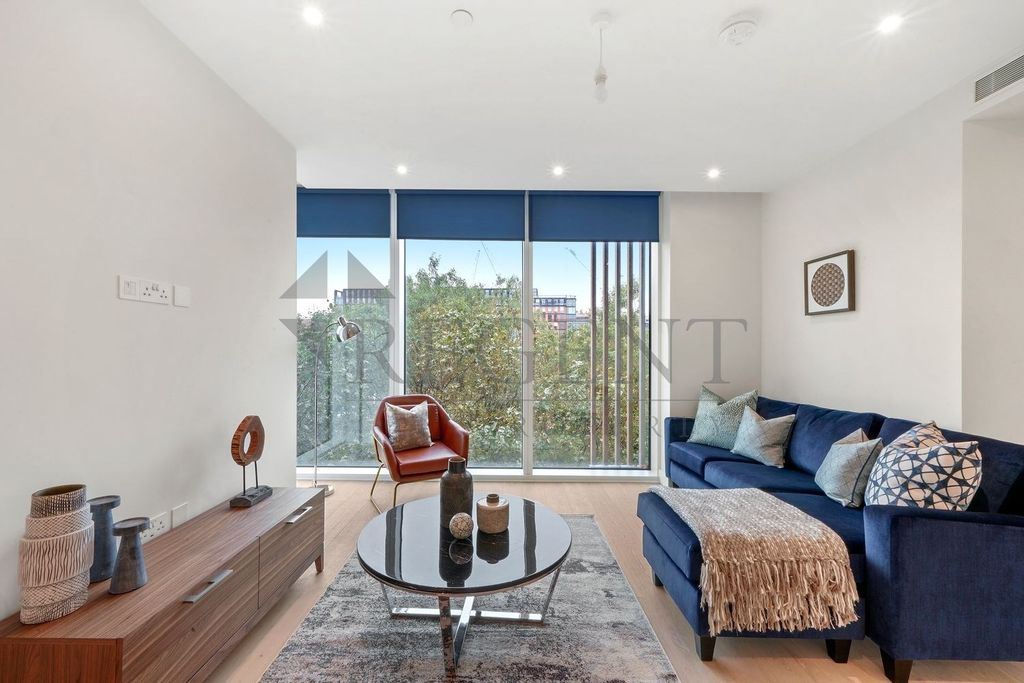 Property photo 2 of 17 Reception