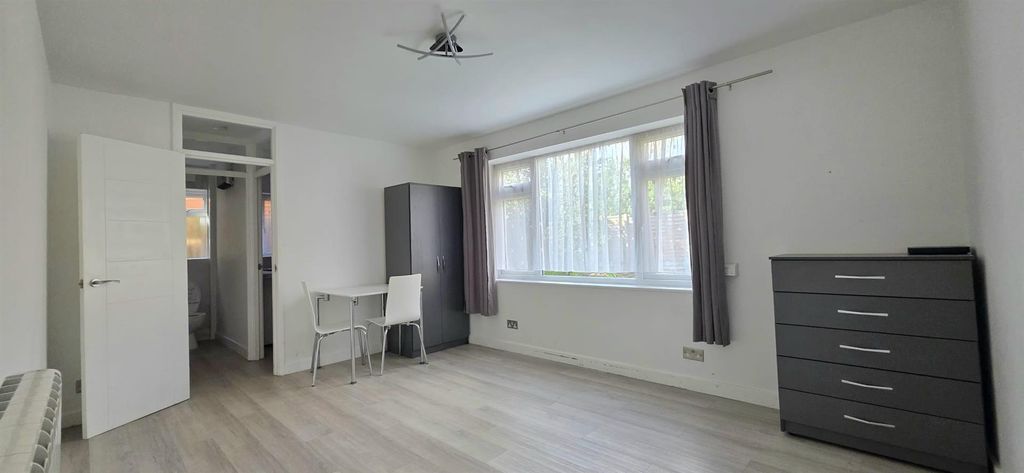 Property photo 2 of 11 Img-20260413-Wa0010.Jpg