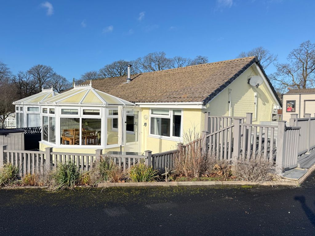 Property photo 2 of 21