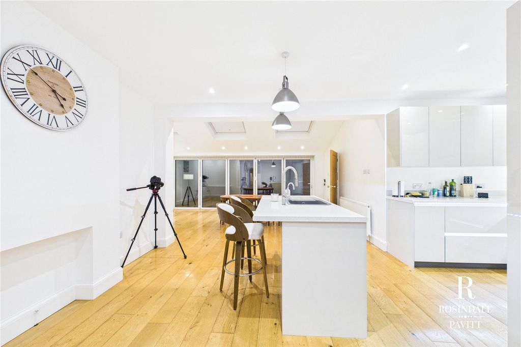 Property photo 2 of 25 Picture 2