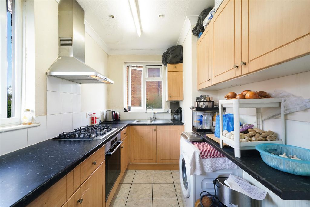 Property photo 3 of 6 3 Keats Court, Byron Road - Kvuvmrjicm6Cw5Rdtjvv.J