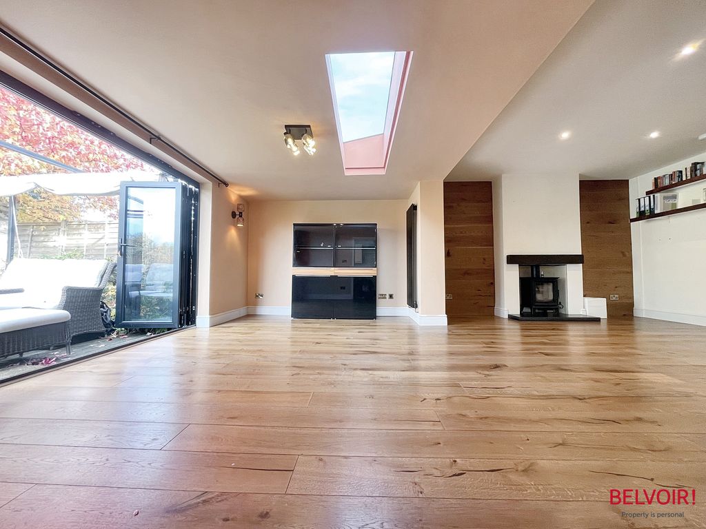 Property photo 2 of 47