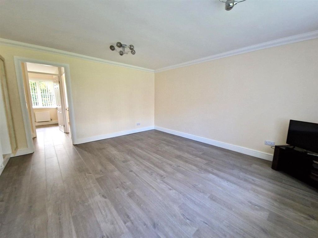 Property photo 2 of 13 1000001838.Jpg