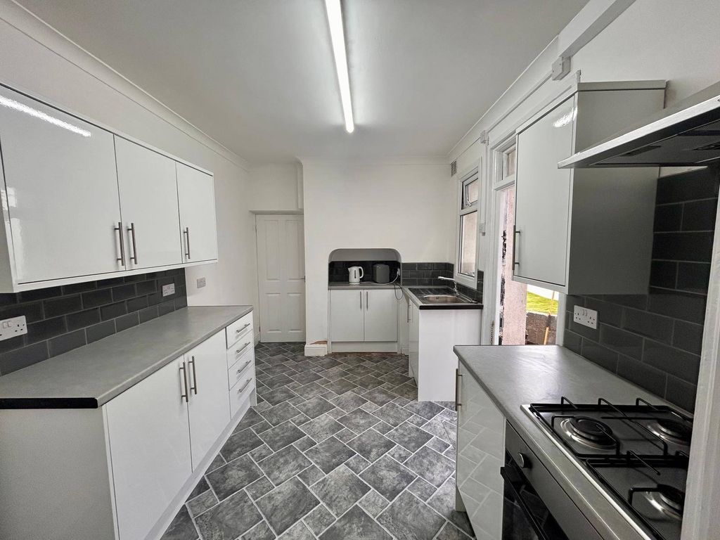 Property photo 2 of 17 Gallery