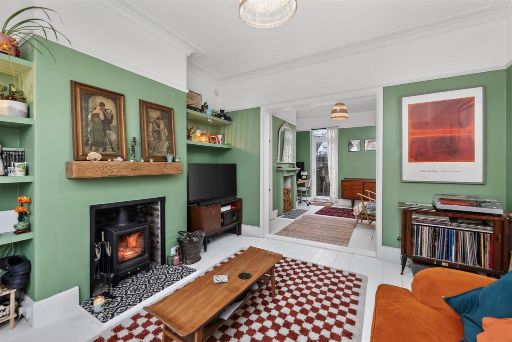 Property photo 2 of 19 Lounge Diner