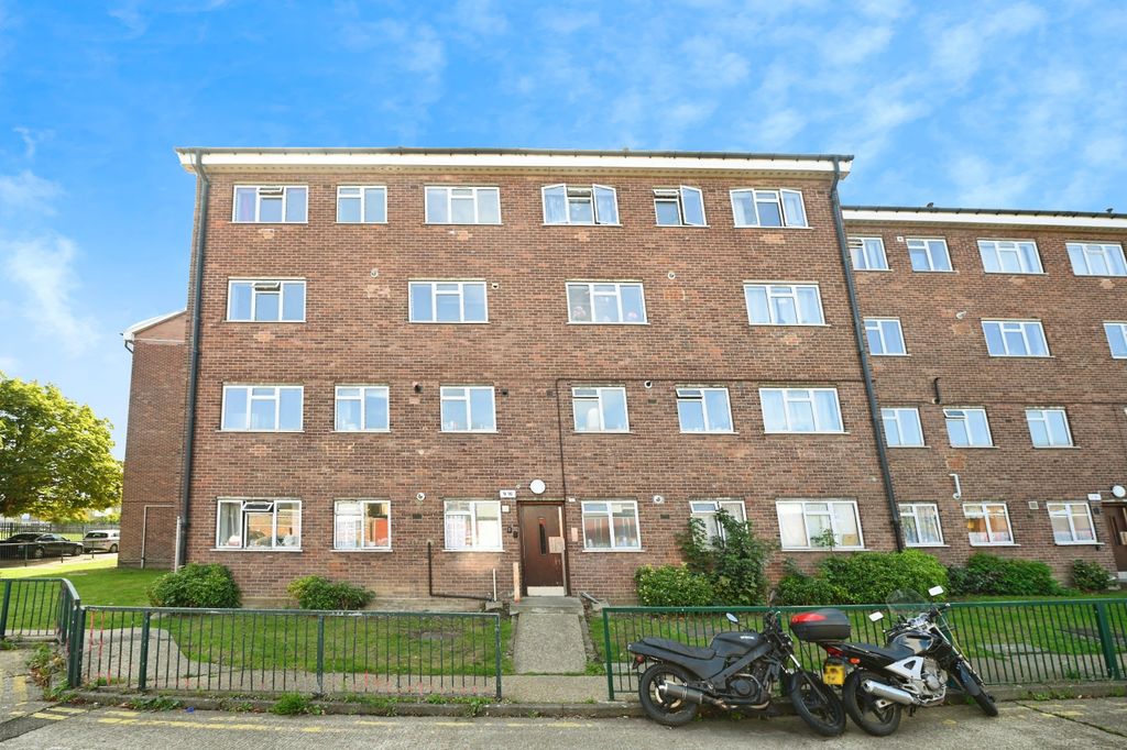 Property photo 1 of 17 Photography