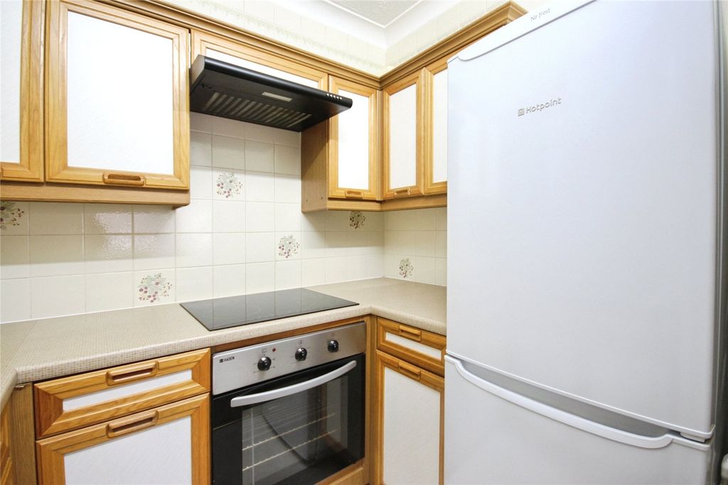 Property photo 3 of 12 Kitchen