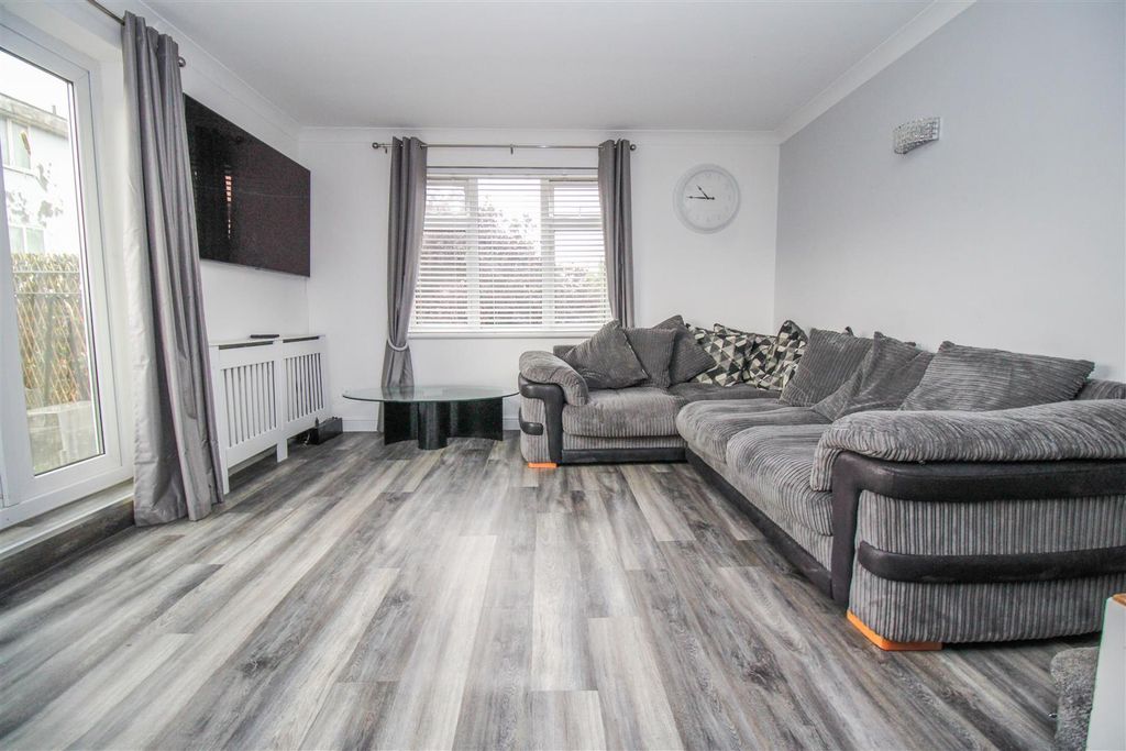 Property photo 2 of 11 Img_3823.Jpg