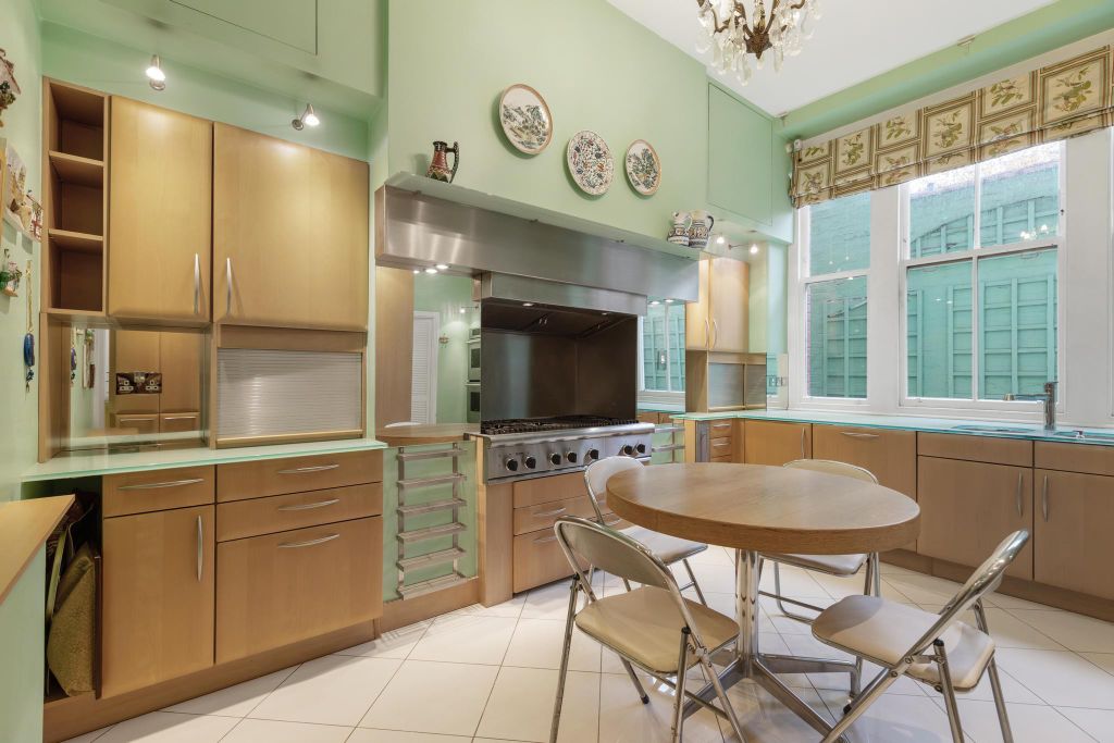 Property photo 3 of 21 Image