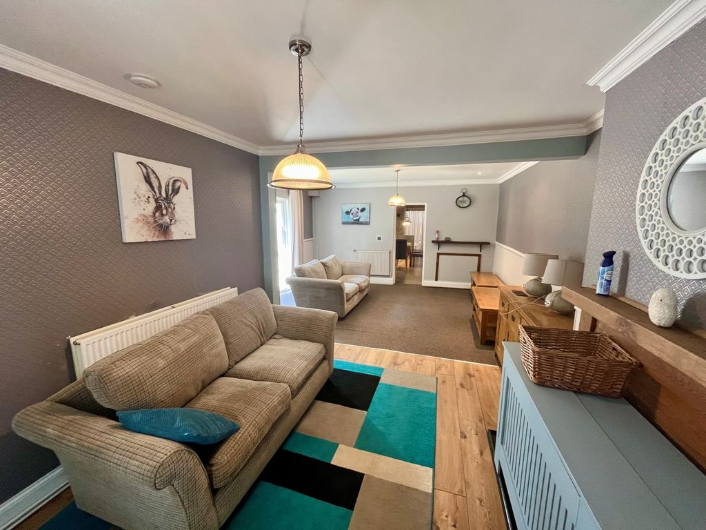 Property photo 2 of 11 Sitting Room 2