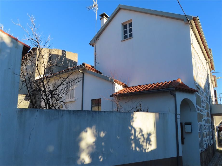 Property photo 1 of 40