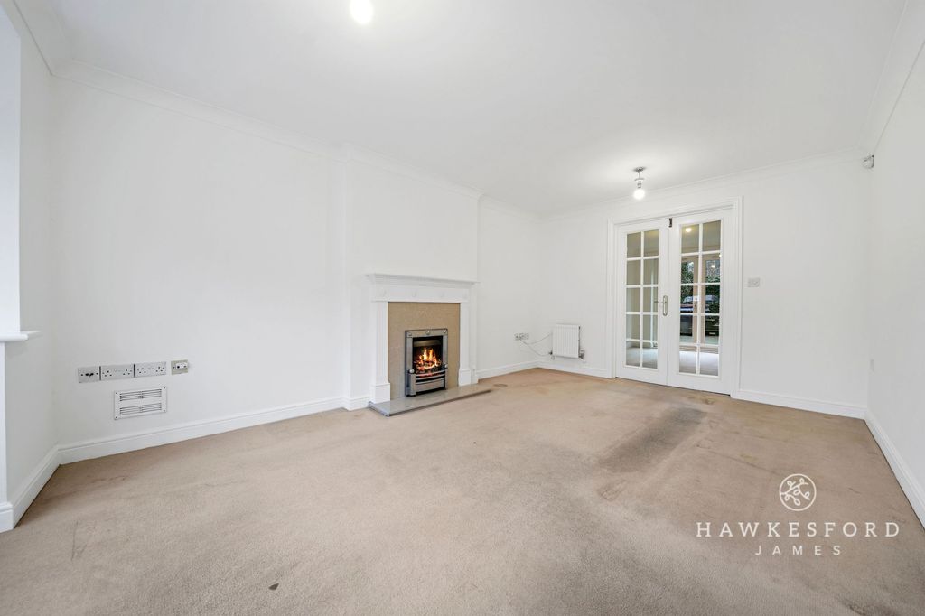 Property photo 3 of 18 Lorimar Court, Sittingbourne -  Lounge