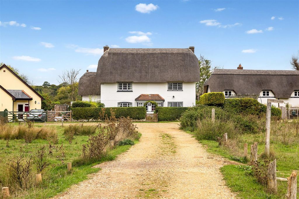Property photo 1 of 14 The Old Inn