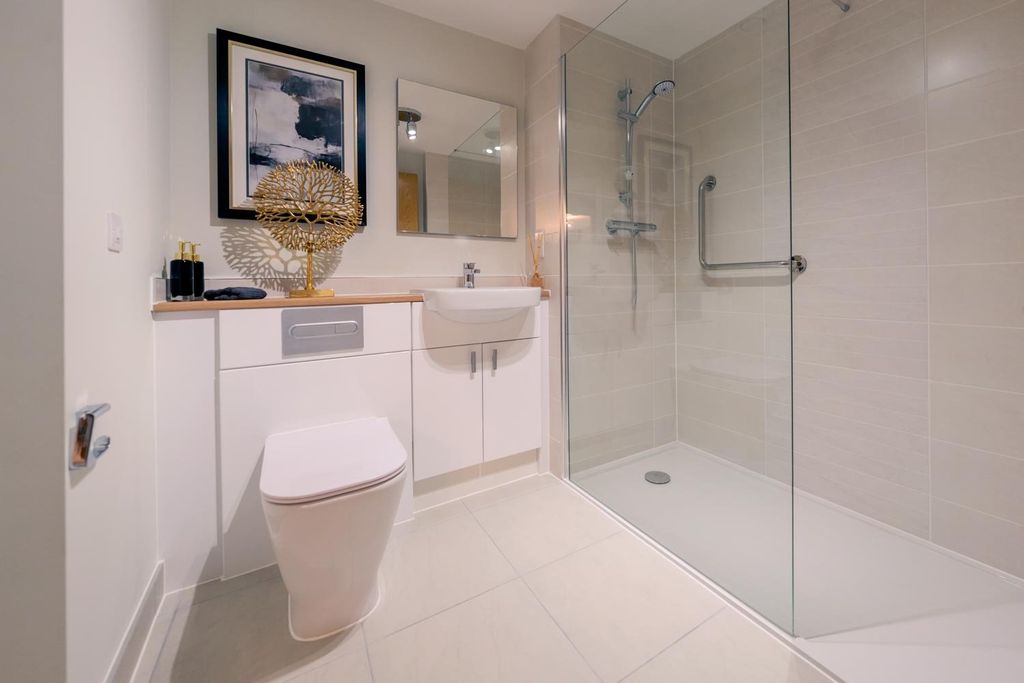 Property photo 3 of 11 Shower Room