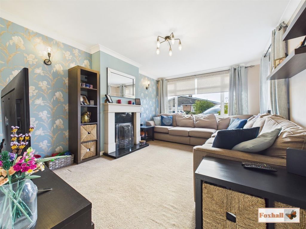 Property photo 2 of 27 Lounge