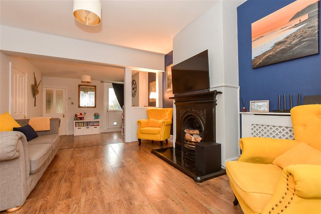 Property photo 3 of 14 Lounge