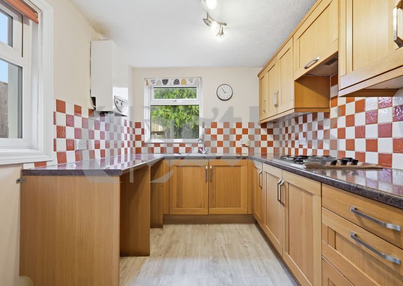 Property photo 3 of 16 Photo 7