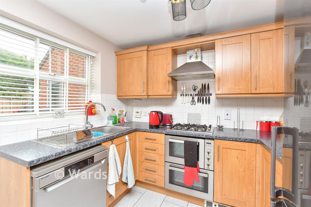 Property photo 2 of 14 Kitchen